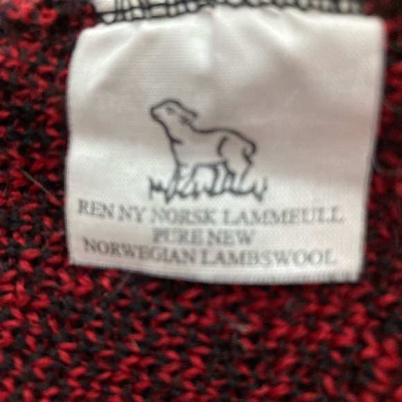 Volund Norwegian Sweater - Picture 5 of 5